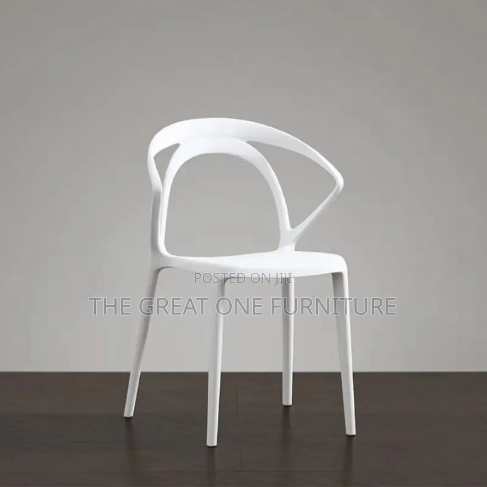 White Comfortable Restaurant/Dining Chair Yr4es