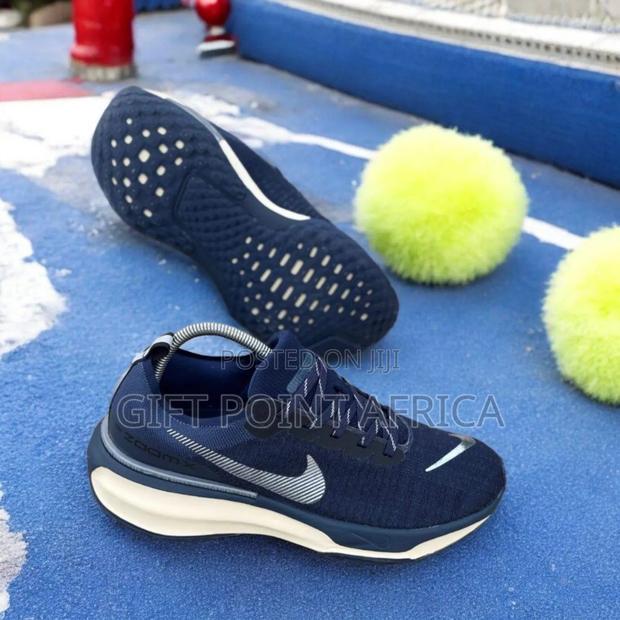 Blue Nike Zoom (Invincible Run 3)* - thumbnail 2