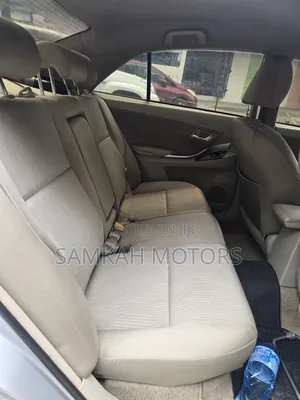 Toyota Premio 2013 Silver