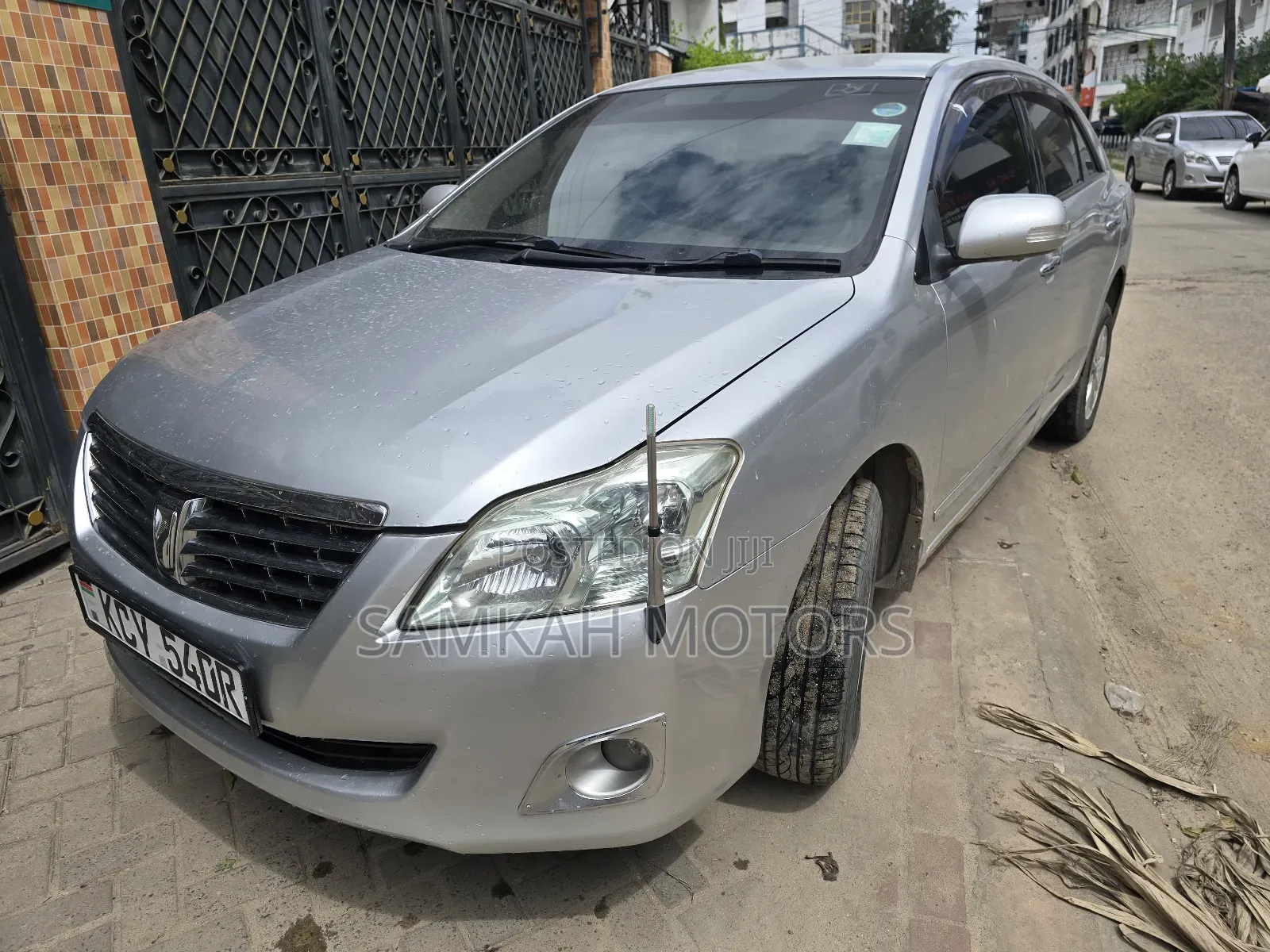 Toyota Premio 2013 Silver