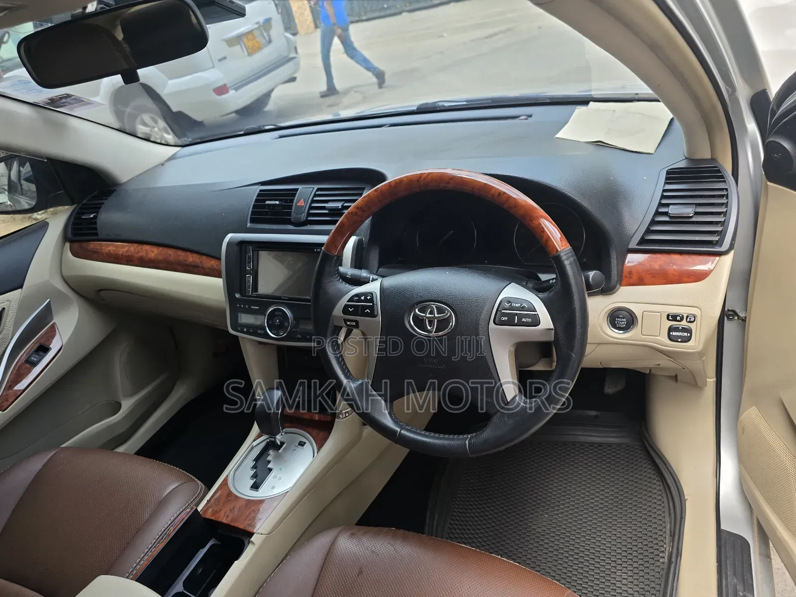 Toyota Premio 2015 Silver