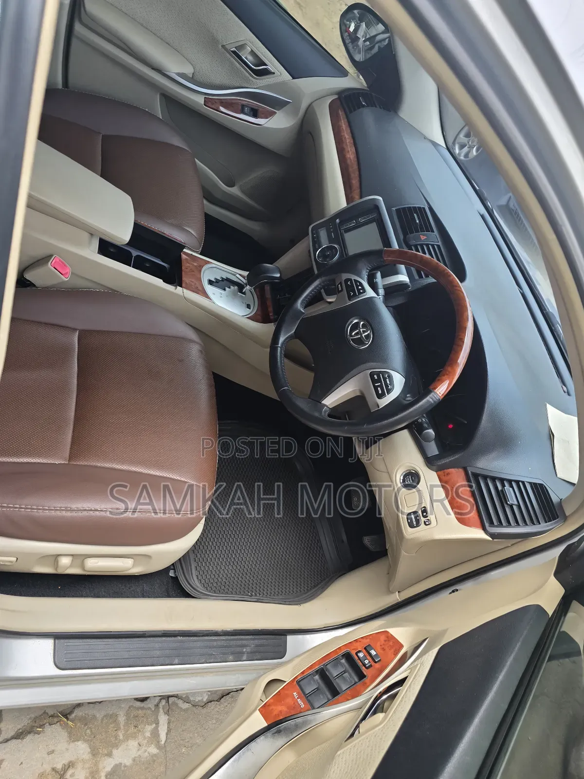 Toyota Premio 2015 Silver