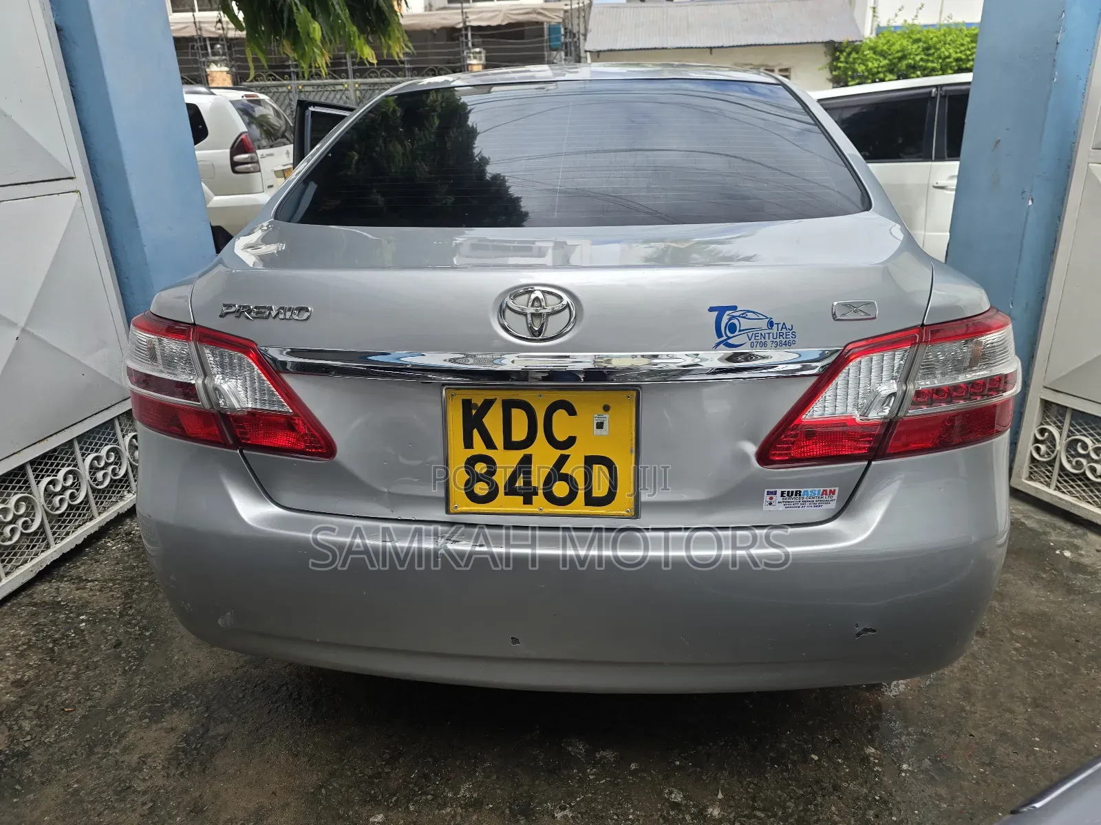 Toyota Premio 2015 Silver