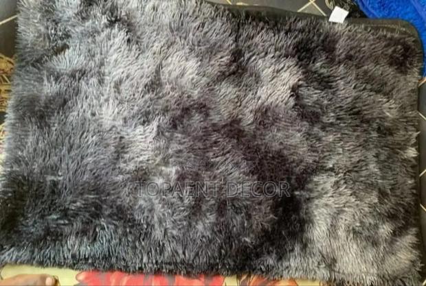 5 by 8 Warm Soft Fluffy Black With Grey Wall to Wall Carpets