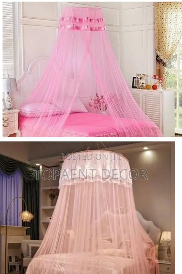 Round King and Queen Size Mosquito Nets - main view