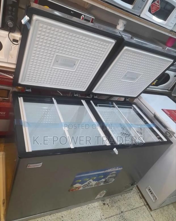 400 Litre Chest Freezer - main view