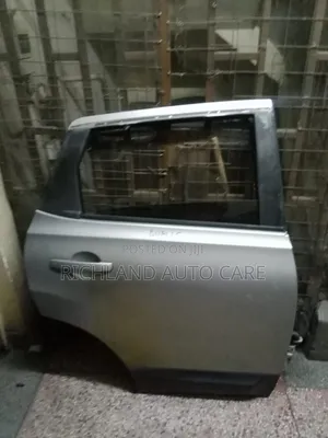 Nissan Dualis Rear Door