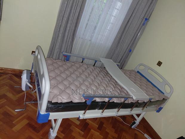 Hospital Bed With Ripple Mattress
