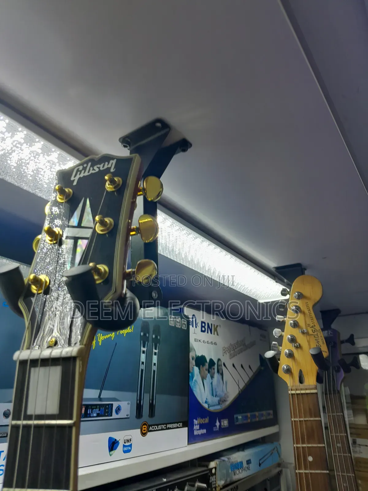 Guitar Stand