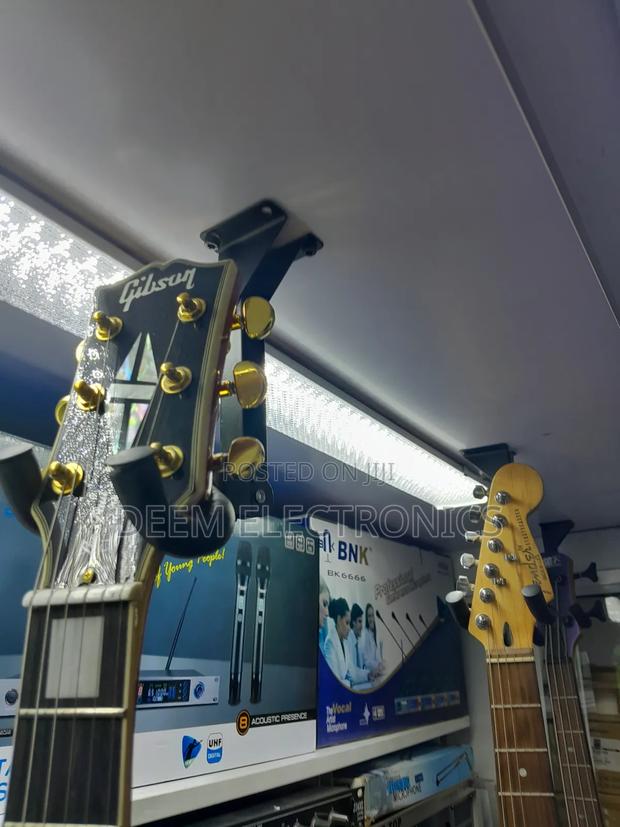 Guitar Stand - main view