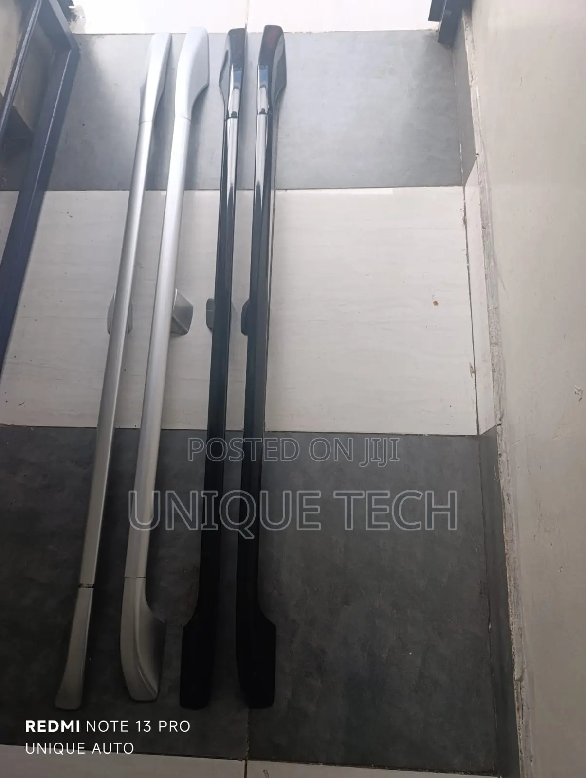 Universal Black Plain /Silver Roof Rails