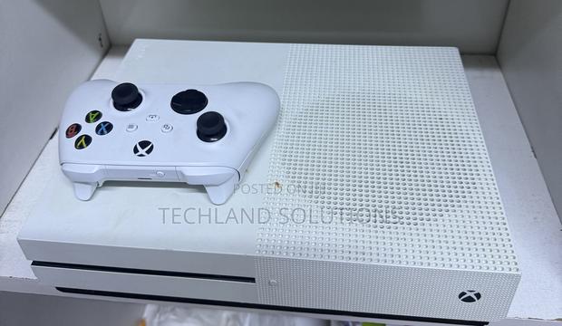 Slightly Used Xbox One S Machine - thumbnail 2