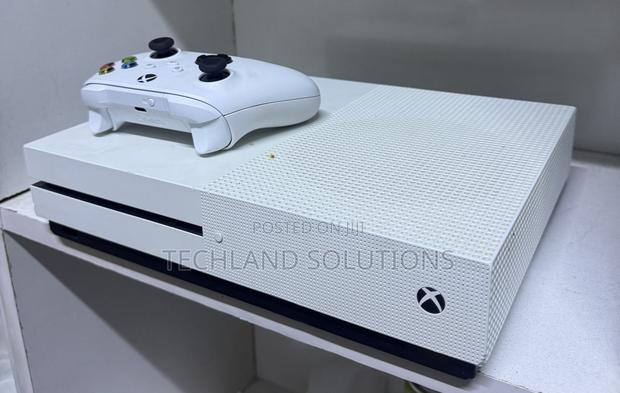 Slightly Used Xbox One S Machine - thumbnail 3