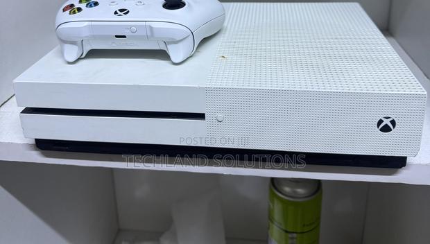 Slightly Used Xbox One S Machine - thumbnail 4