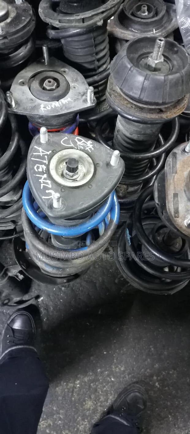 Mazda Atenza Front Shock Ex Japan - thumbnail 2