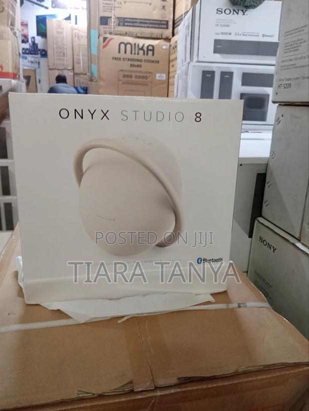 Harman Kardon Onyx Studio 8 Portable Bluetooth Speaker - thumbnail 3