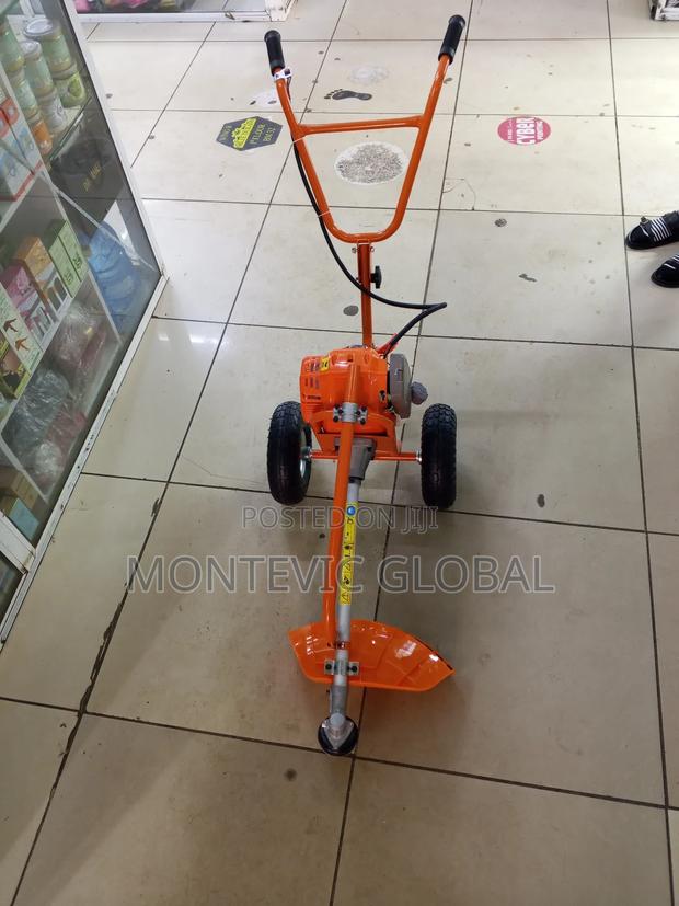 4stroke Brush Cutter With Wheels - main view
