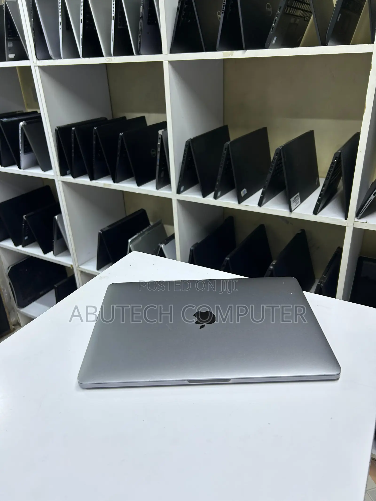 Laptop Apple MacBook Pro 2017 8GB Intel Core i5 SSD 128GB