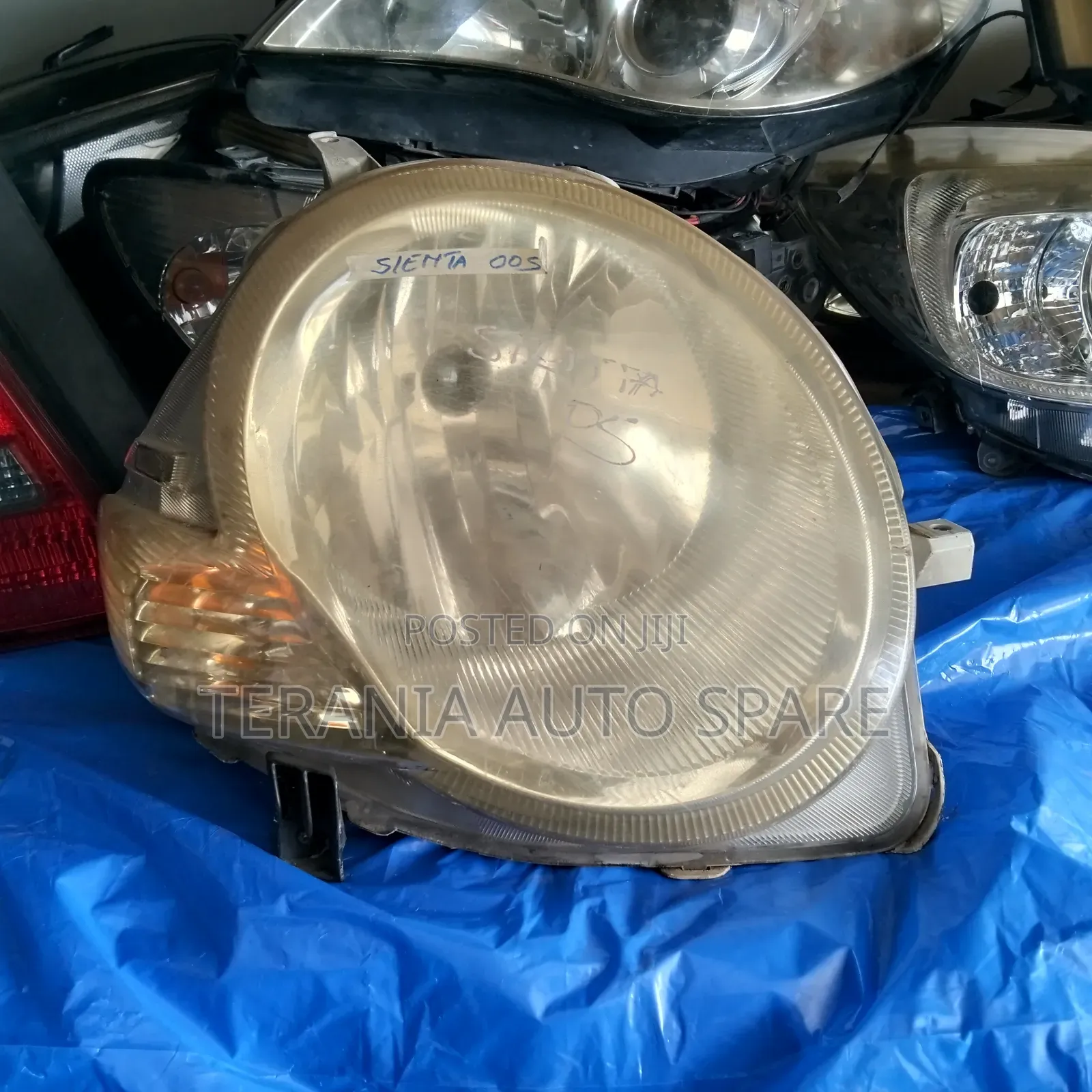 Toyota Sienta 2005 Headlight