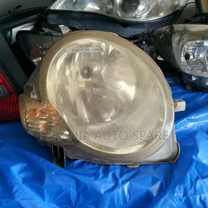 Toyota Sienta 2005 Headlight