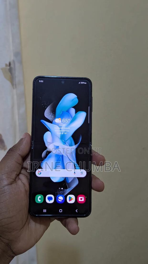 Samsung Galaxy Z Flip4 128 GB Black - thumbnail 4