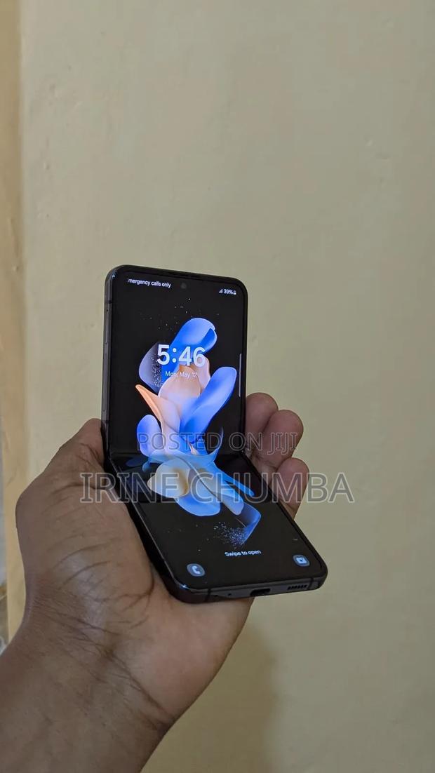 Samsung Galaxy Z Flip4 128 GB Black - thumbnail 7