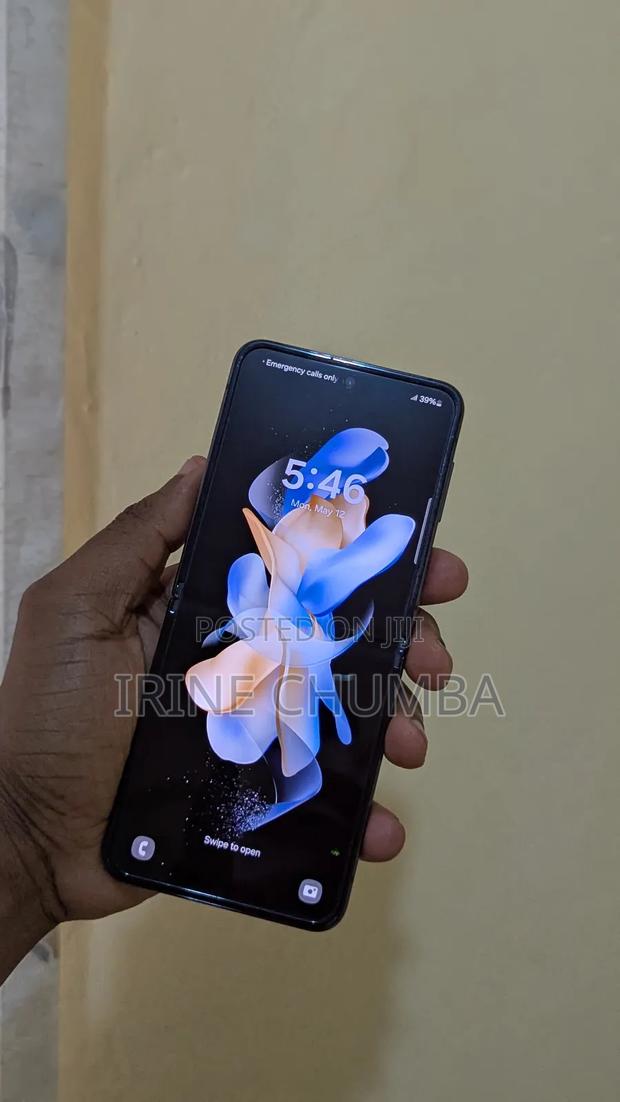 Samsung Galaxy Z Flip4 128 GB Black - thumbnail 8