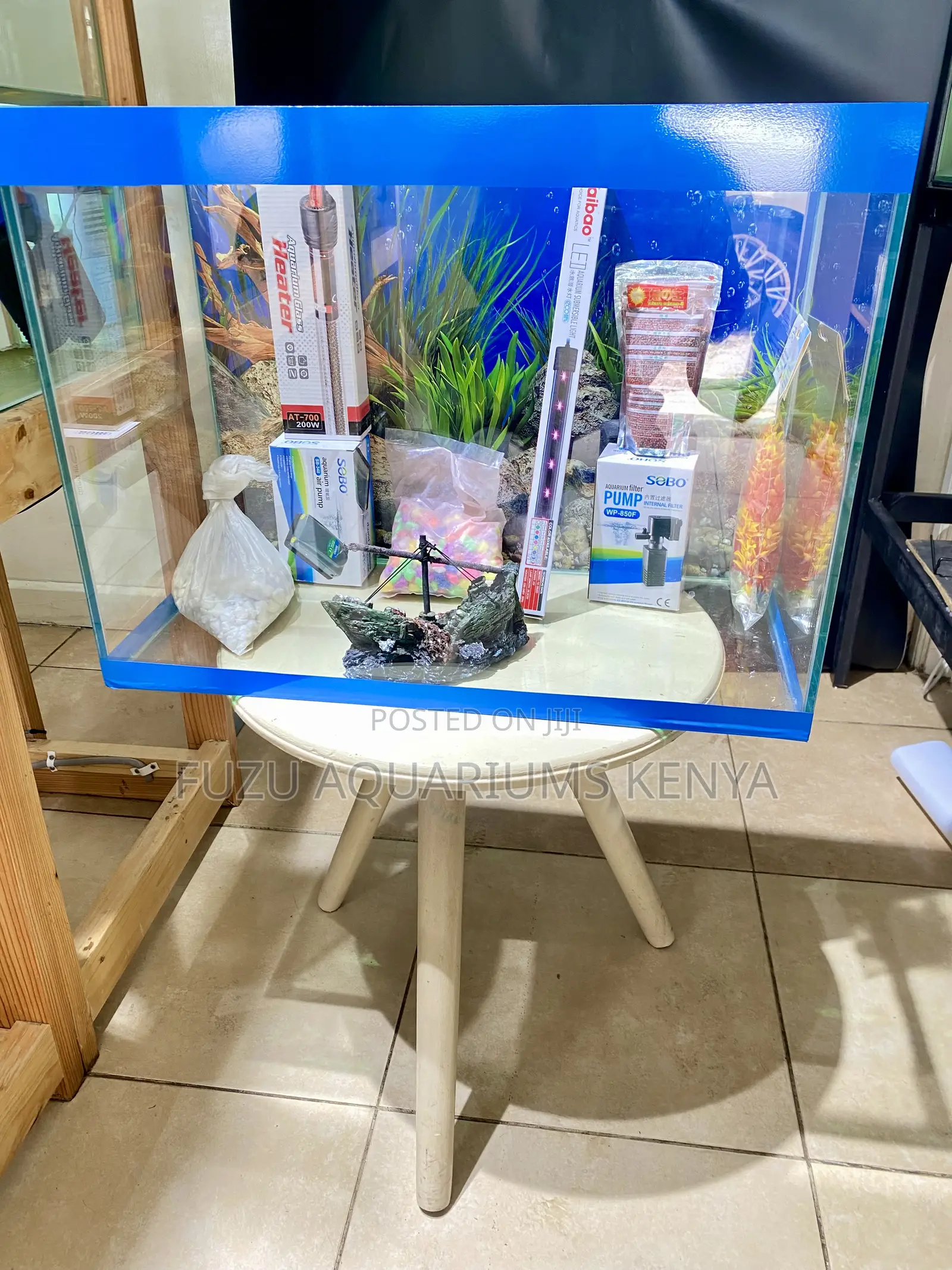 Nairobi Aquarium Set With Bonus Decorations