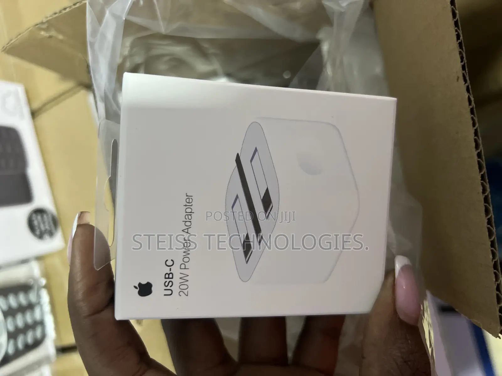 20watts Apple Power Adapter.