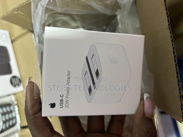 20watts Apple Power Adapter. - thumbnail 3