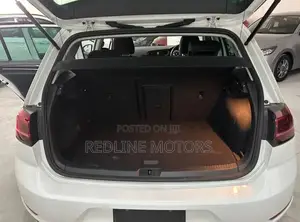 Volkswagen Golf TSI S FWD 2018 White