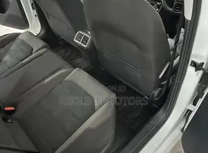 Volkswagen Golf TSI S FWD 2018 White