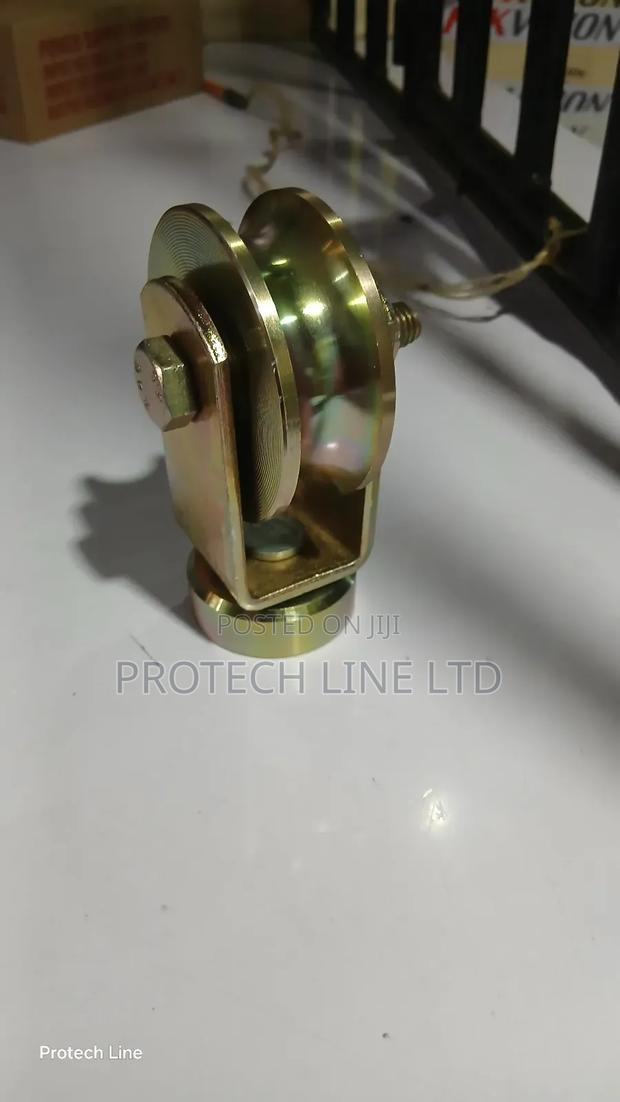 360° Rotating Gate Rollers - thumbnail 3