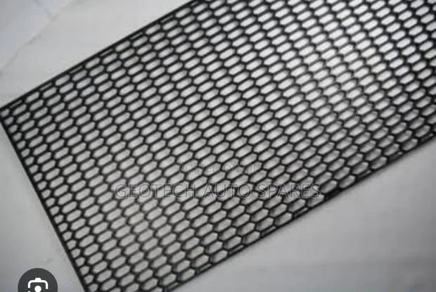 Bumper Plastic Grill Mesh - main view