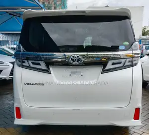 Toyota Vellfire 2018 White