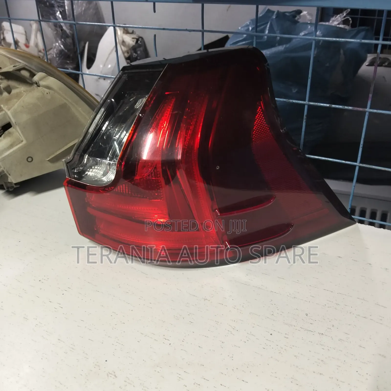 Lexus 570 Taillight