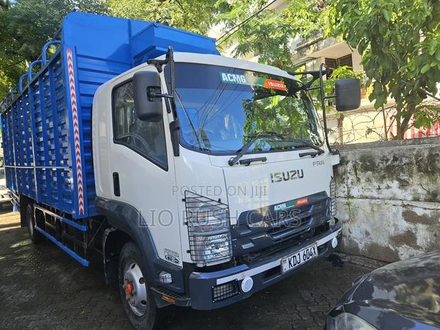 Isuzu FRR Looking Smart - thumbnail 12
