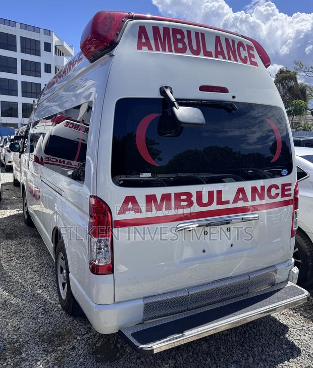 Toyota Grand HiAce 2019 White - thumbnail 3