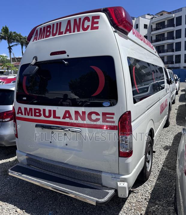 Toyota Grand HiAce 2019 White - thumbnail 4