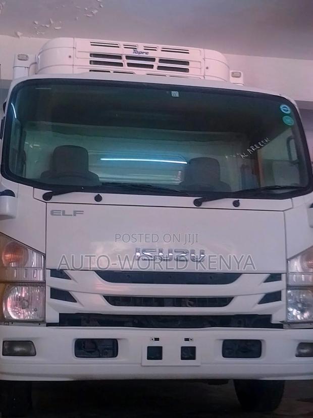 Isuzu Elf With Fridge Body - thumbnail 5