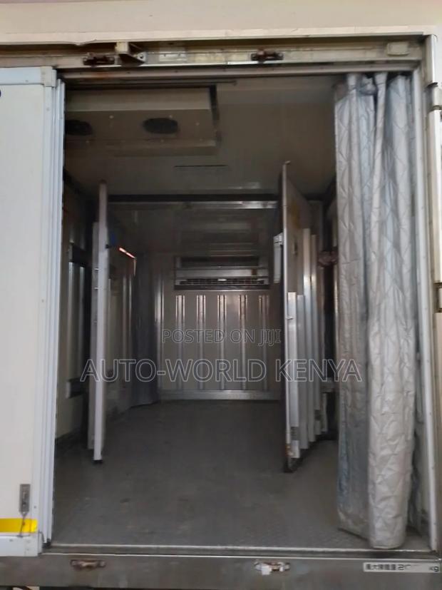 Isuzu Elf With Fridge Body - thumbnail 8