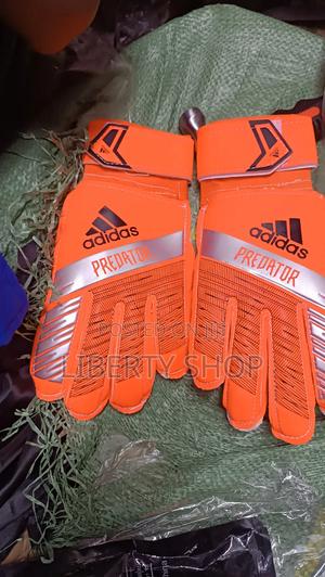 Adjustable Kids Goalkeeper Gloves - main view