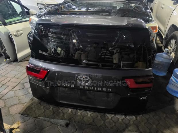 Land Cruiser Lc300 Boot - main view