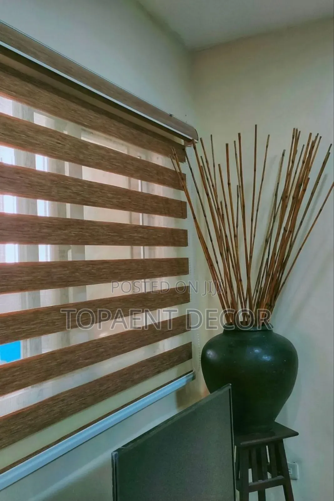 Roll Up and Down Brown Sun Rays Blocker Office Window Blinds