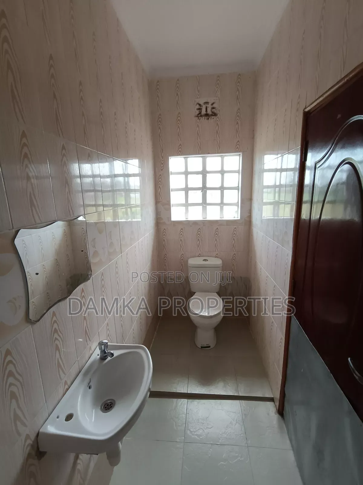 4bdrm Mansion in Nakuru Town East for sale