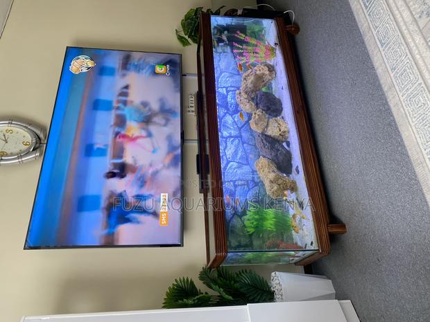 Mahogany Finish Tv Stand Aquarium With 10 Fish Included