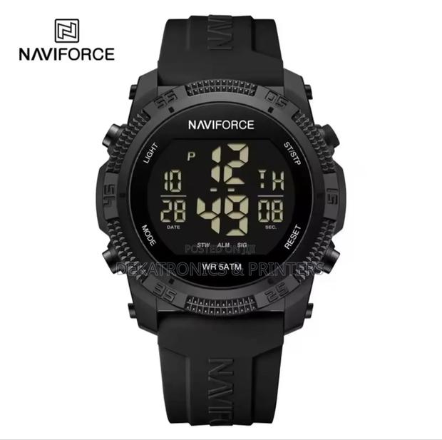 Naviforce Nf7104 Watch