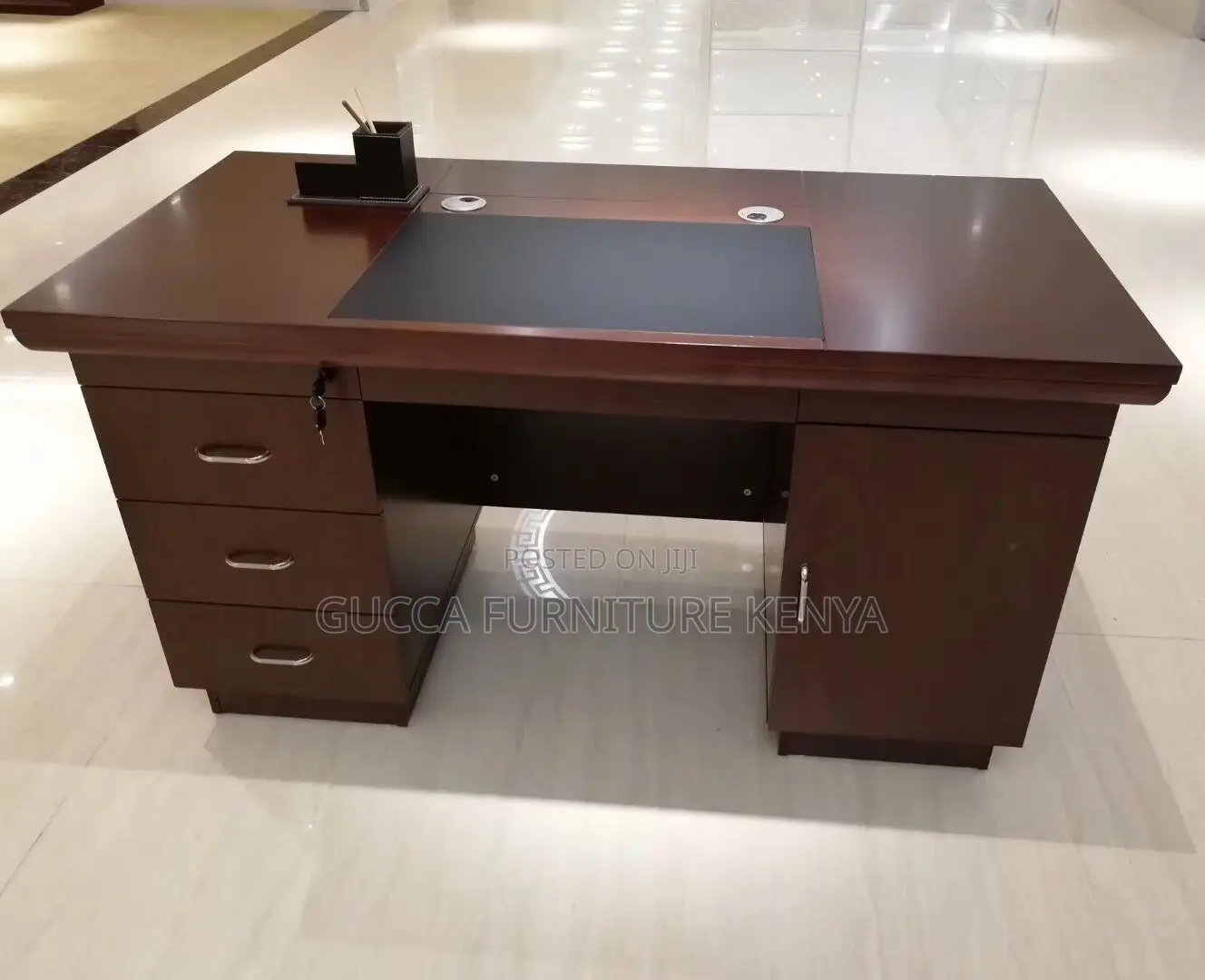 Office Desk:Casual Contemporary Manager’S Table – 120cm