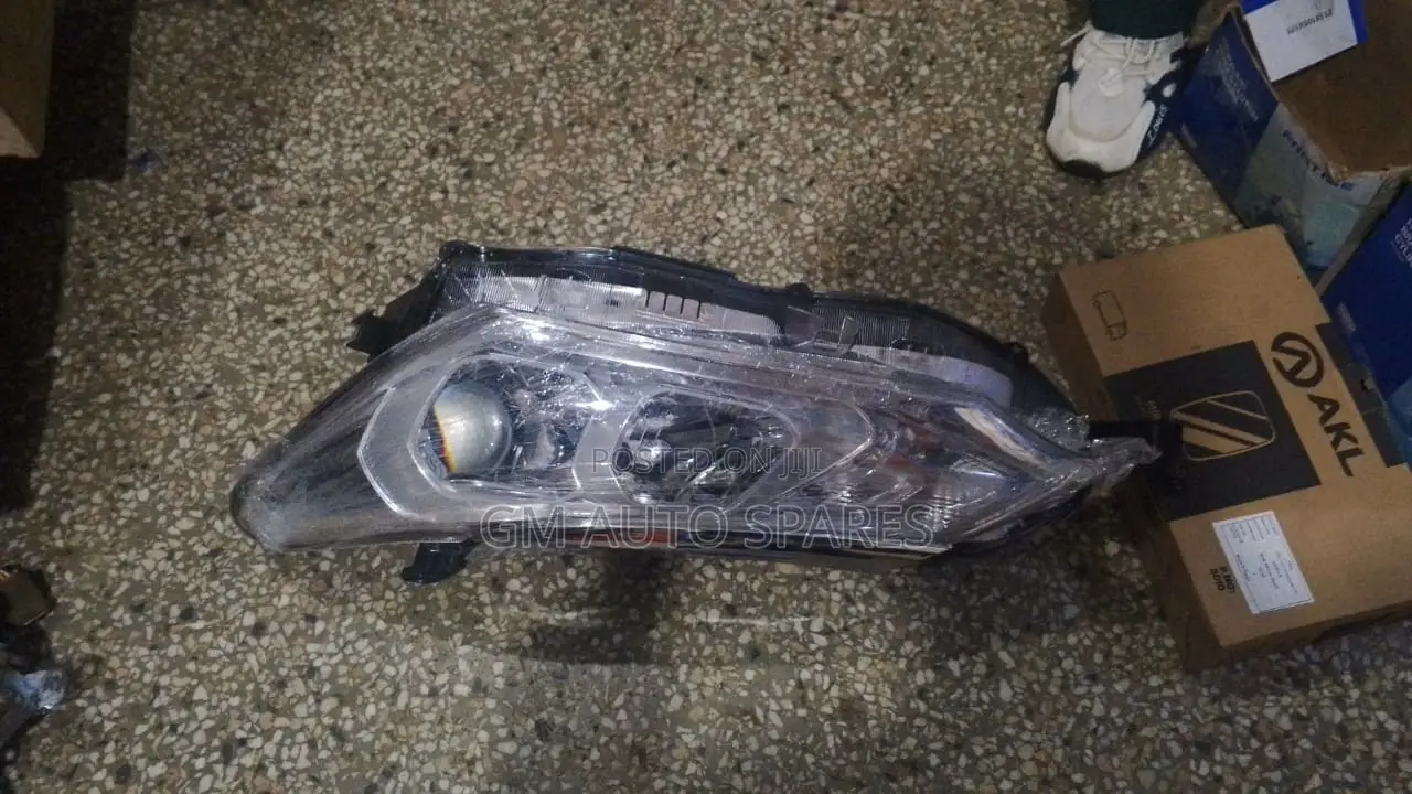 Axio Fielder Head Lamp Non Xenon 2015