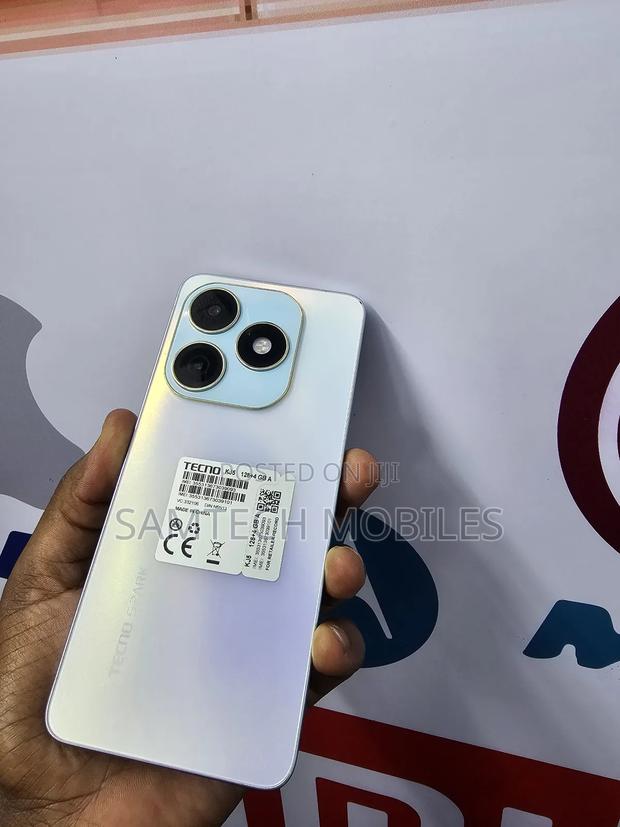 Tecno Spark 20 128 GB Silver - main view